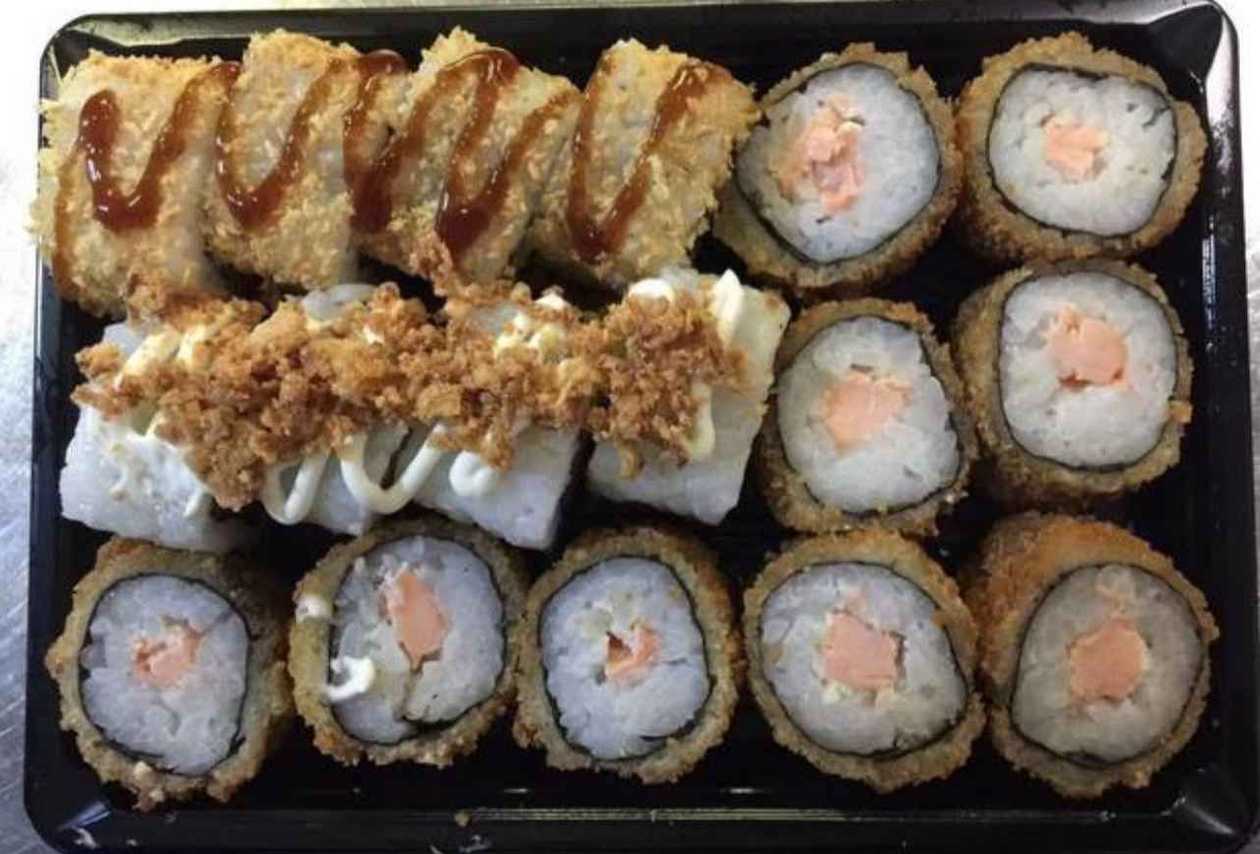 A19. 9 Maki frito, 8 Califórnia (17 peças)
