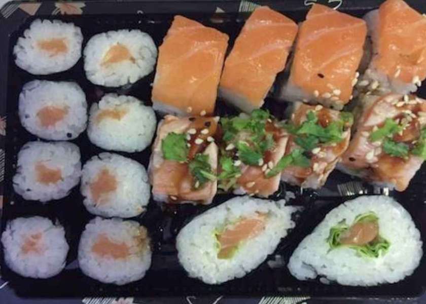 A2. Mixed sushi (18 pieces)