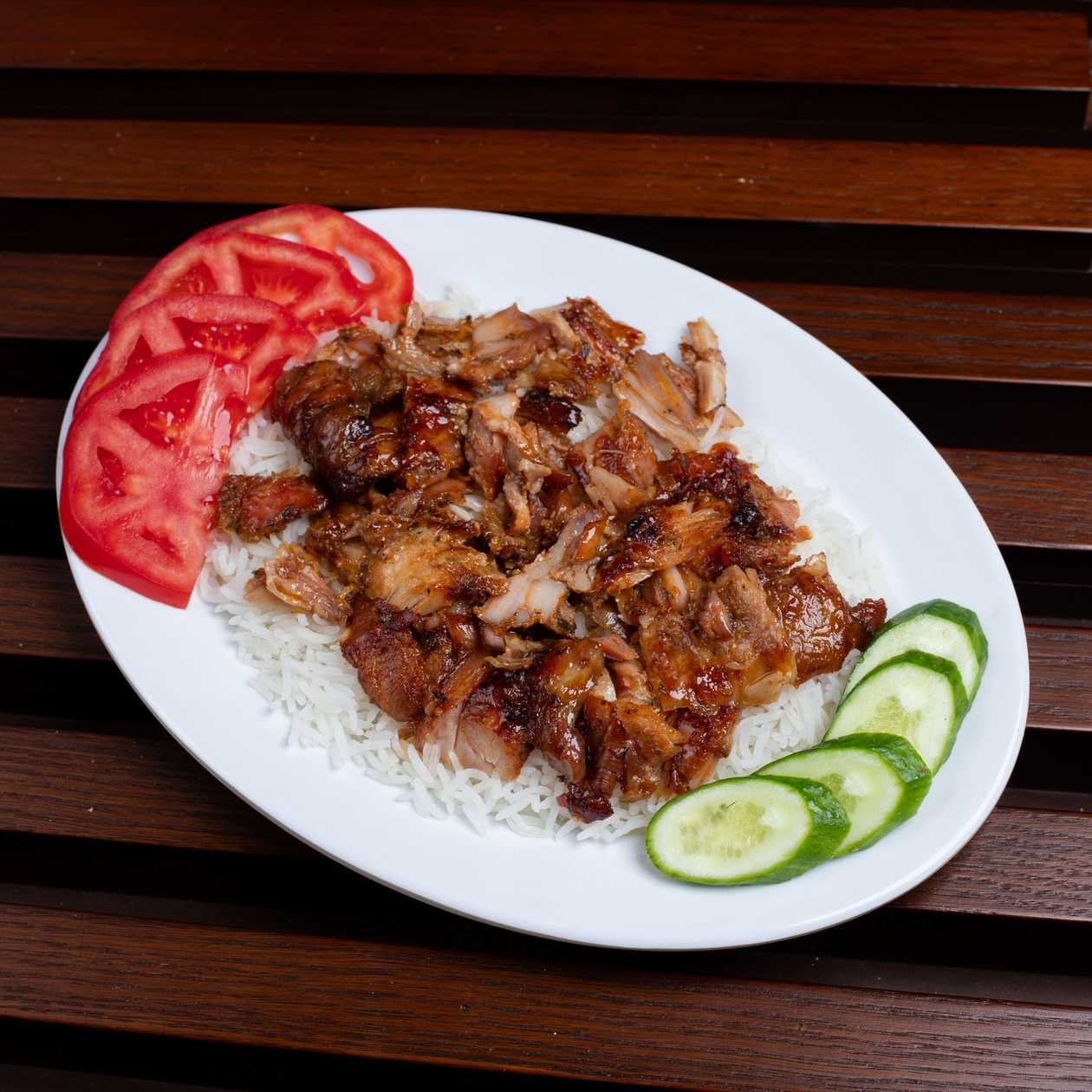 Plov üstü dönər toyuq