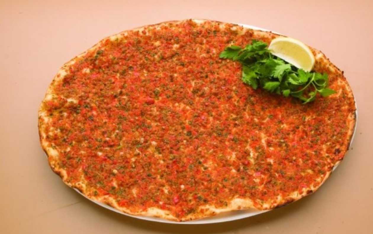 Lahmacun acılı