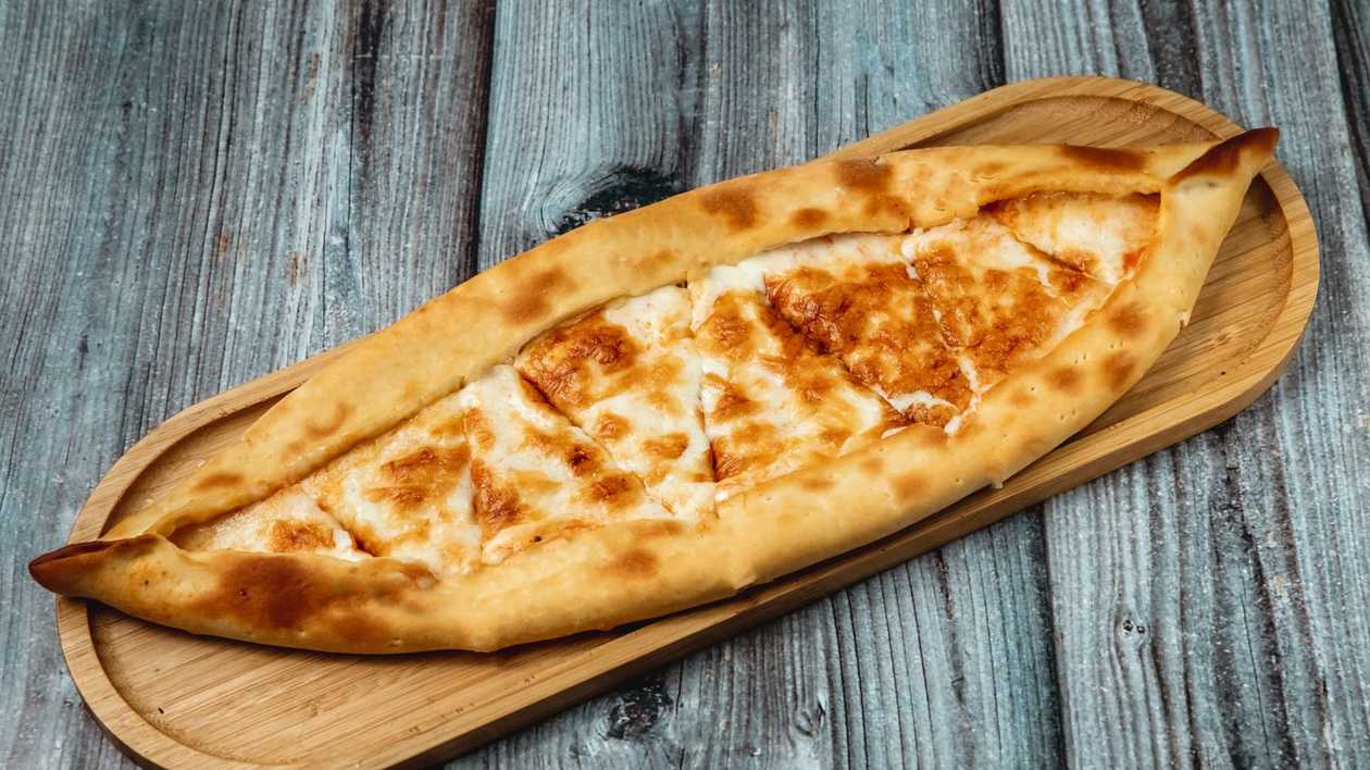 Kaşarlı pide