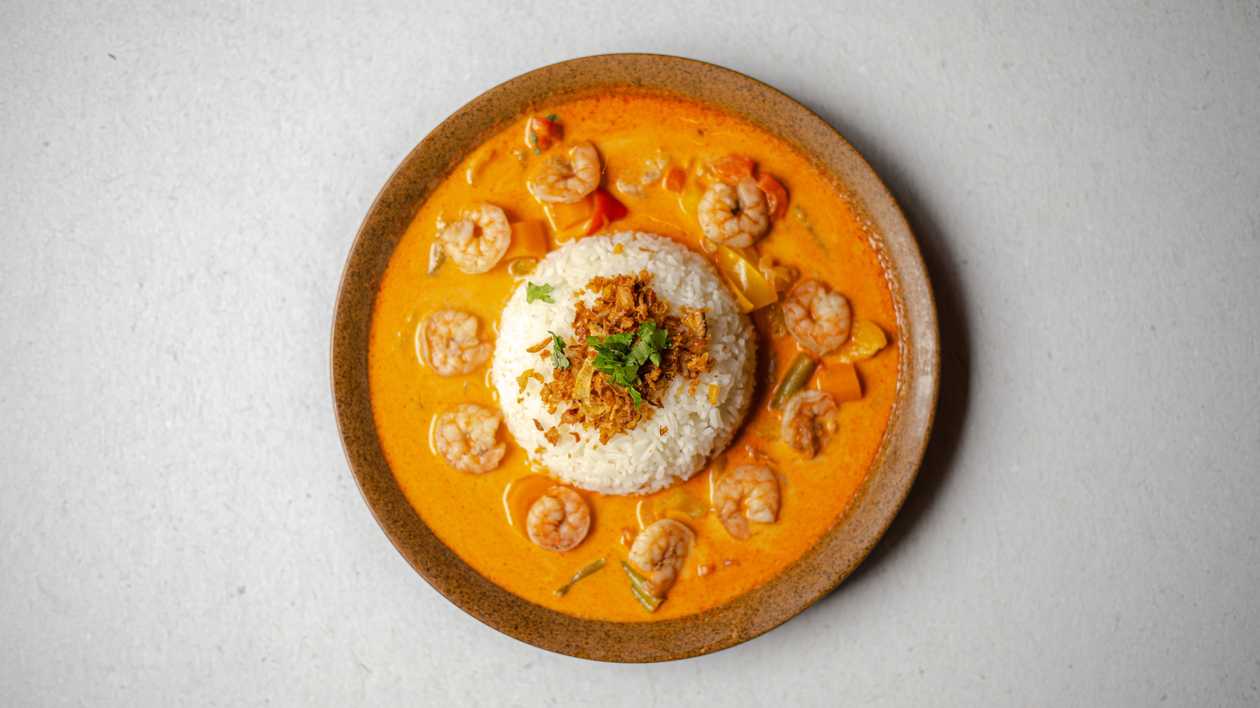 Red curry with prawns