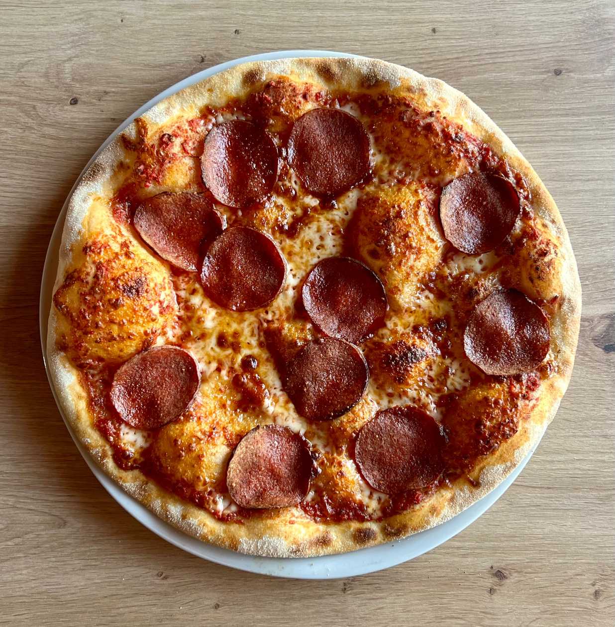 Pizza Salámová 1,7