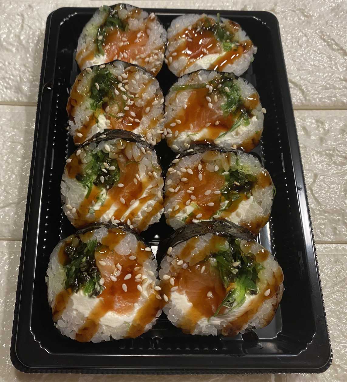 Futomaki z Wakame i łosoś