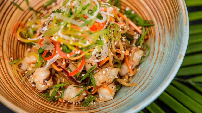 Fried noodle with prawns