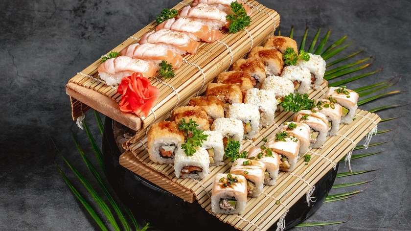 Sake Platter (30 pcs)