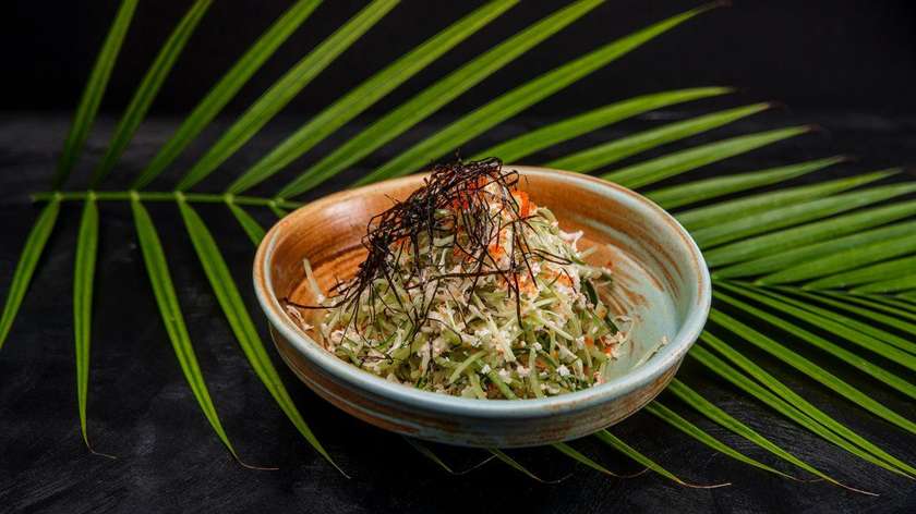 Crispy Asian salad with crab