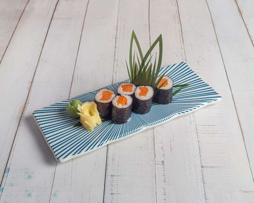 Salmon Maki 4 Pieces