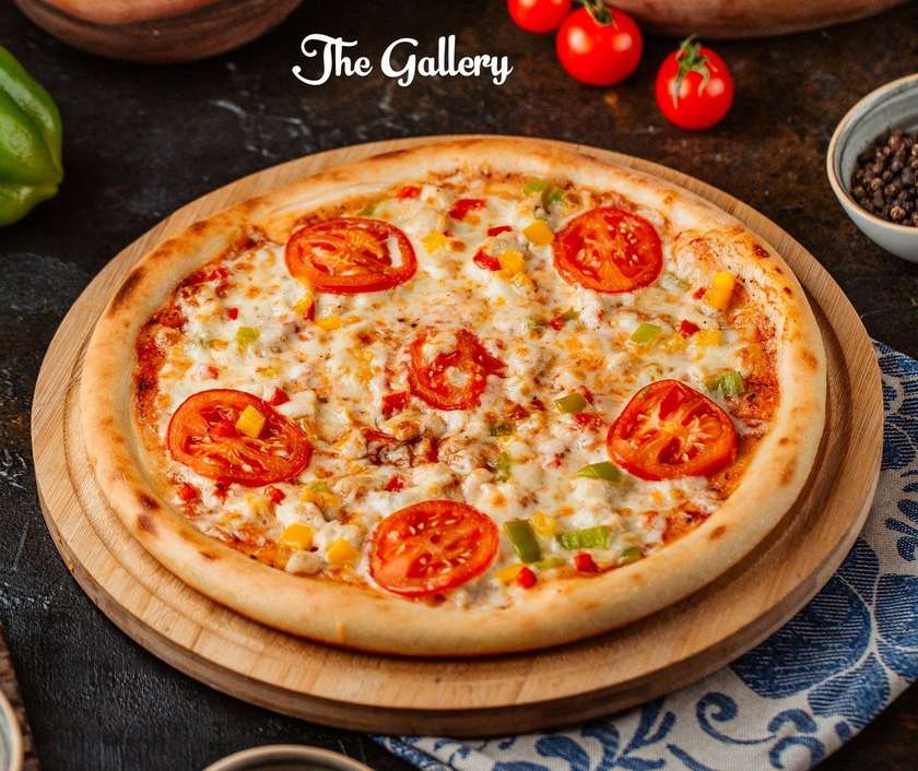 Pizza with Chicken and Tomatoes