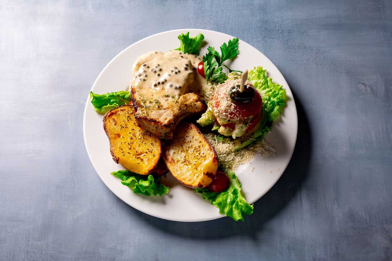 Steak with green pepper sauce "Molinis ąsotis"