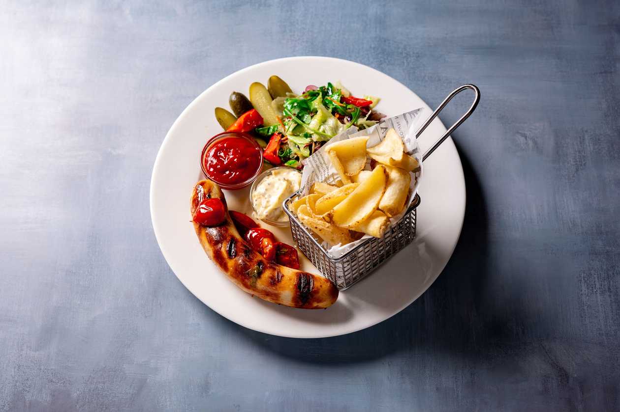 Grilled veal sausage "Bratwurst"