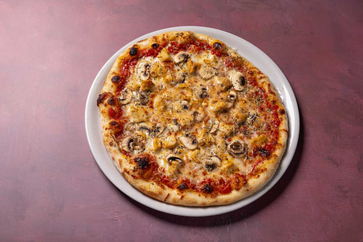 Chicken and mushroom pizza