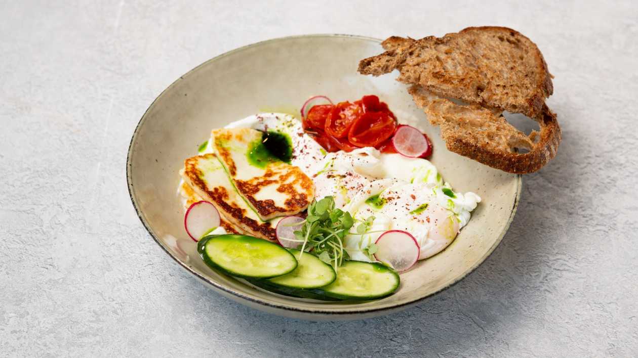 Yoghurt Poached Eggs