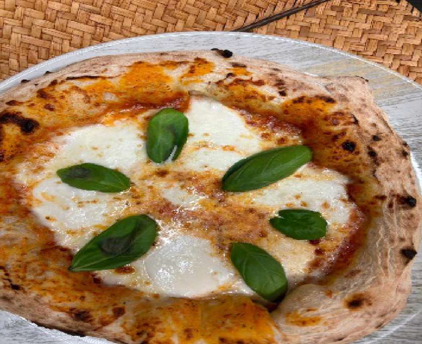 Margherita pizza