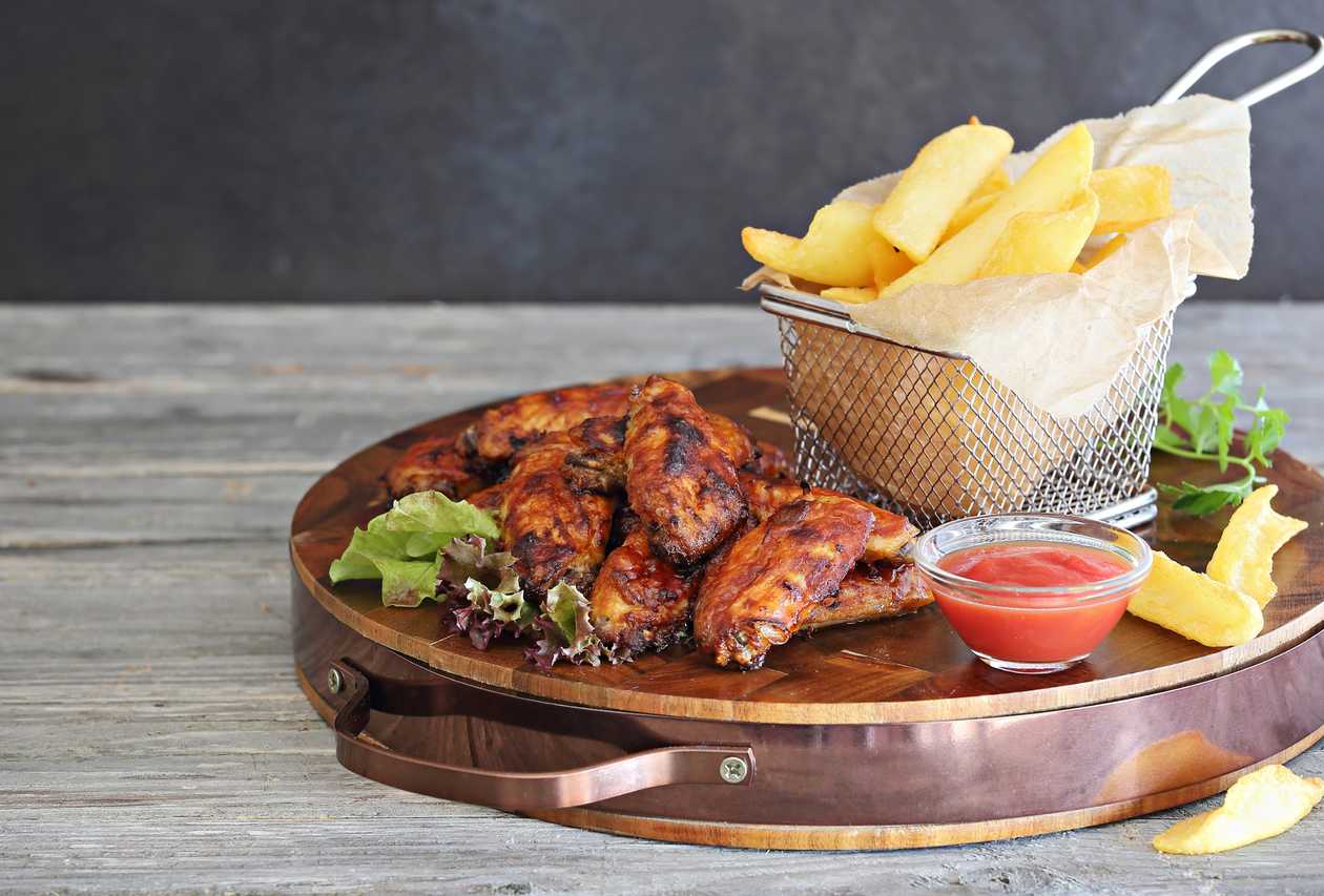 Chicken Spicy Wings and Chips