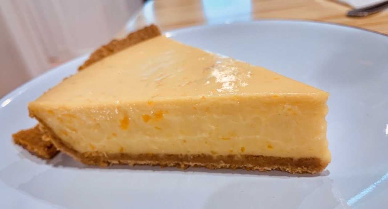 Orange Pie 160g Per Piece