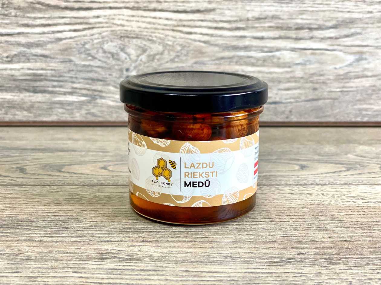 Latvijas medus ar lazdu riekstiem [ 150G ]