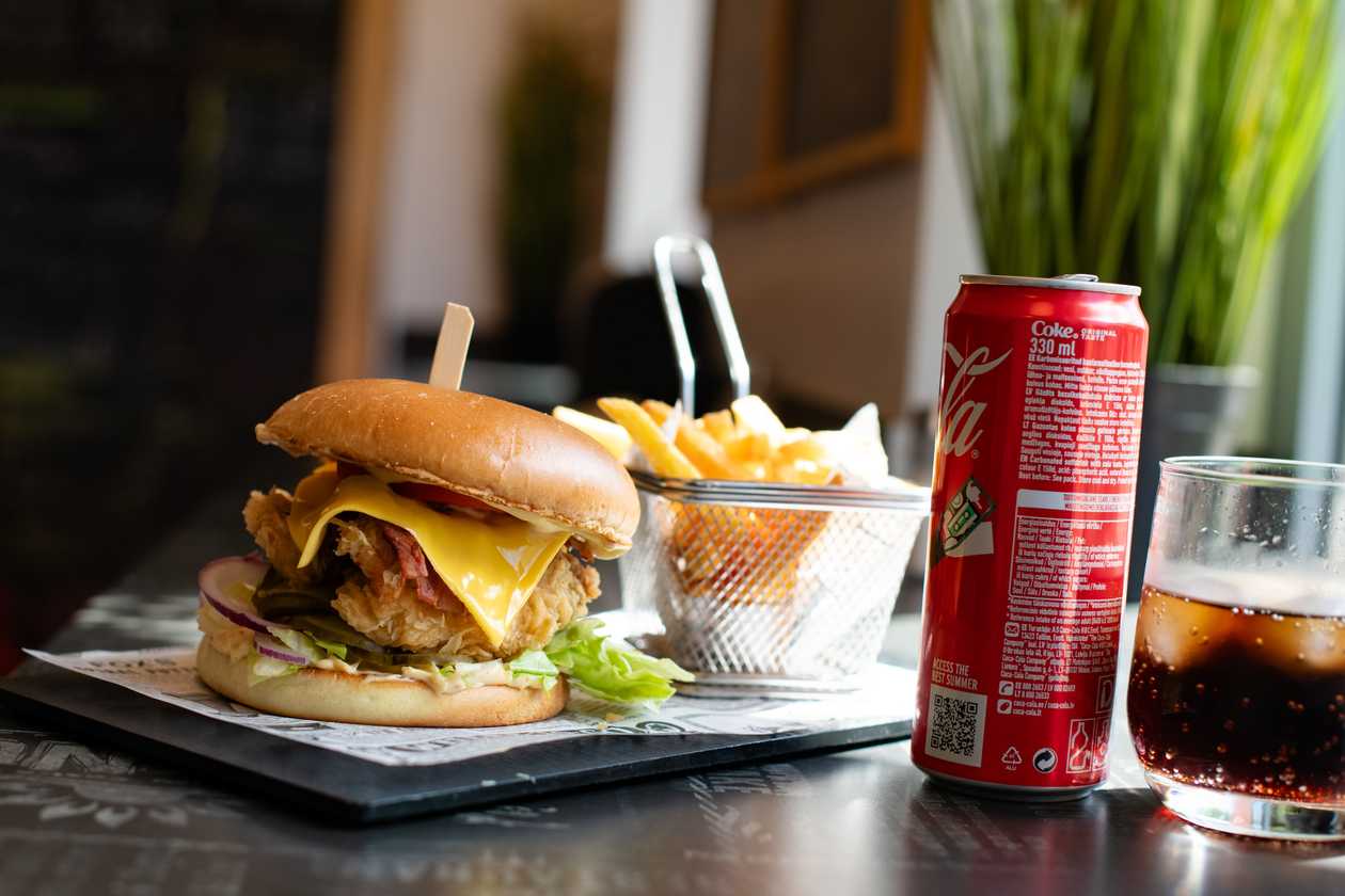 Burgerio su traškia vištiena kompleksas