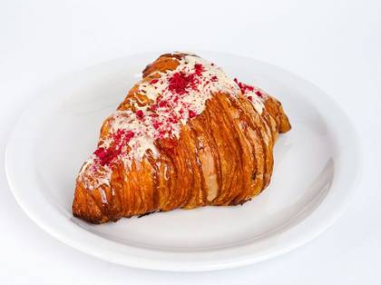 Круасан із малиною та маскарпоне
