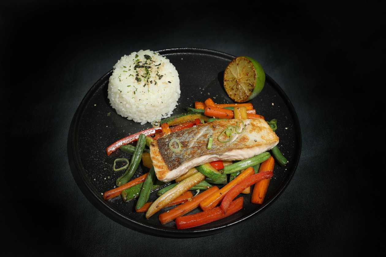 Стейк из лосося Izakaya + 1 напиток