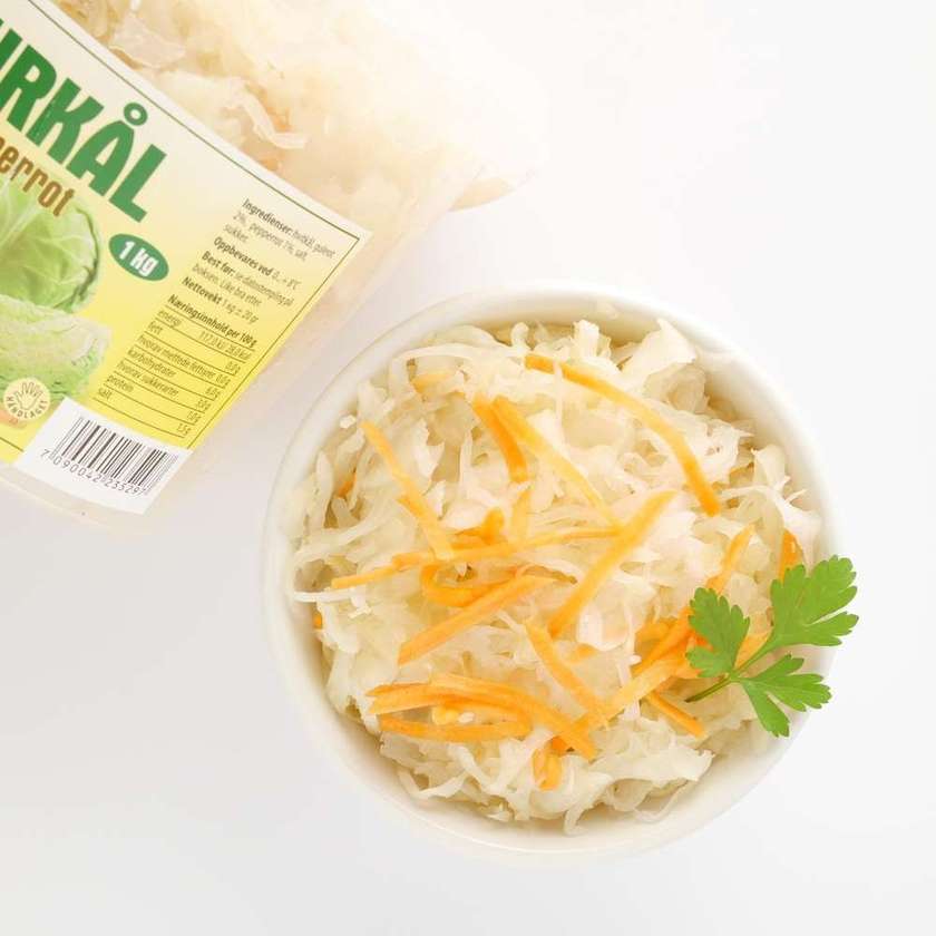 Pickled cabbage with horseradish 900g