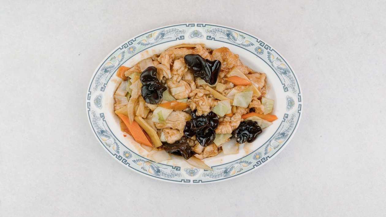 WM1 Kurča s bambusovými výhonkami a čiernymi hubami