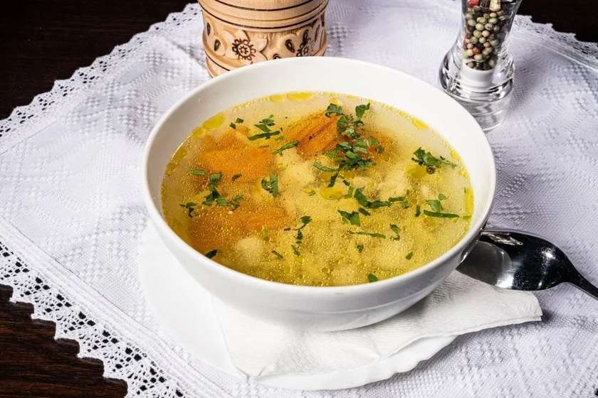 Supă de pui cu tăieței