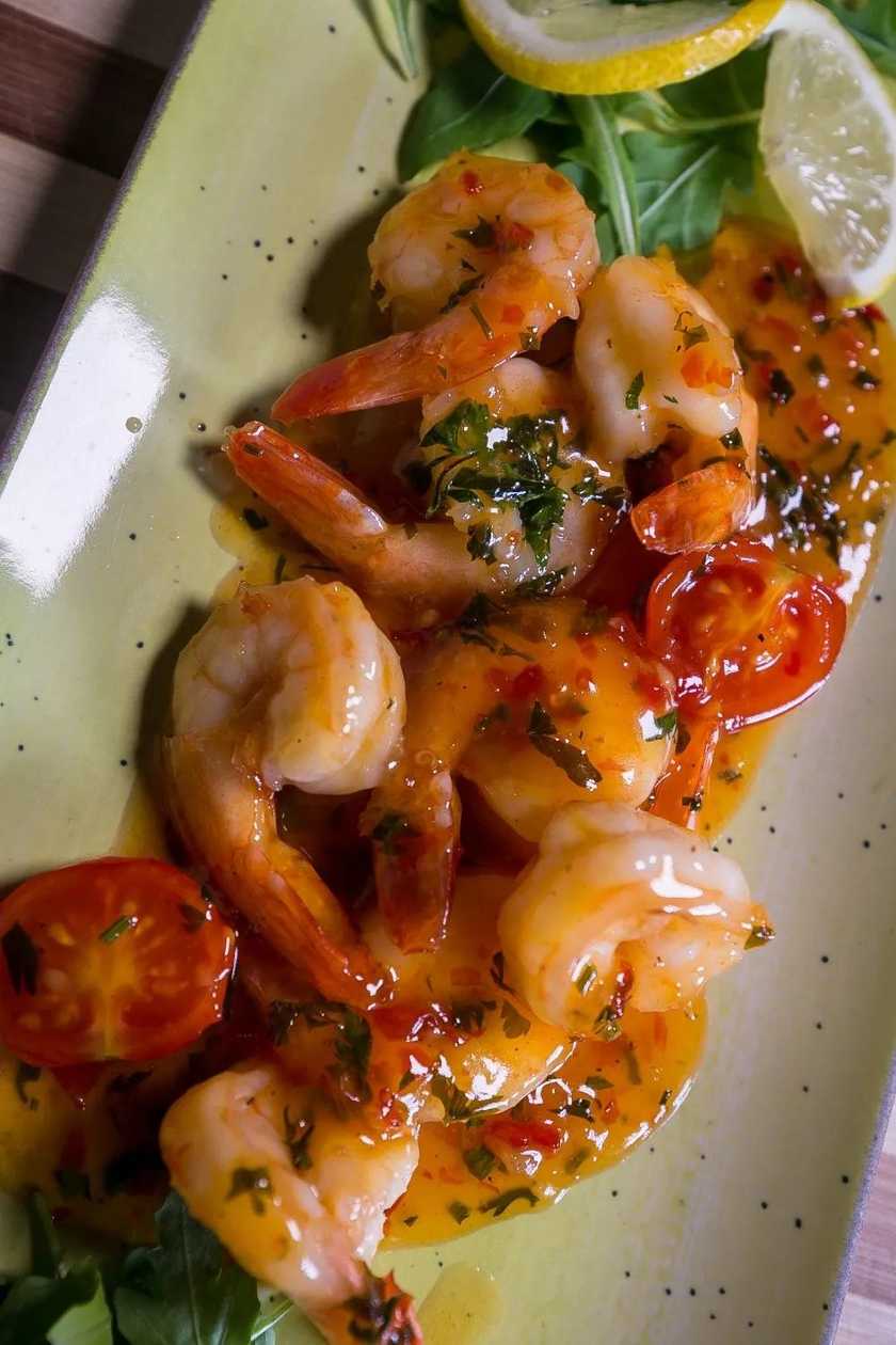 Creveți la tigaie cu sos chilli