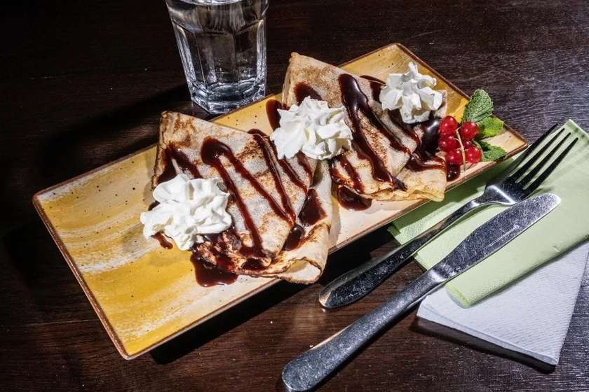 Clătite cu Finetti, banane și frișcă