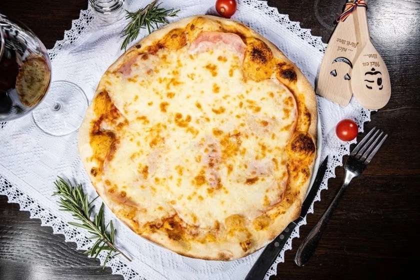 Pizza prosciutto