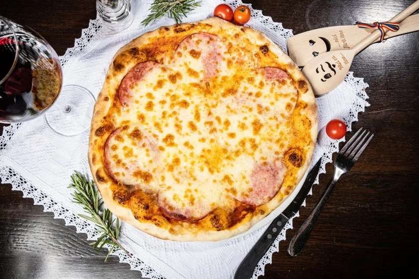 Pizza salami