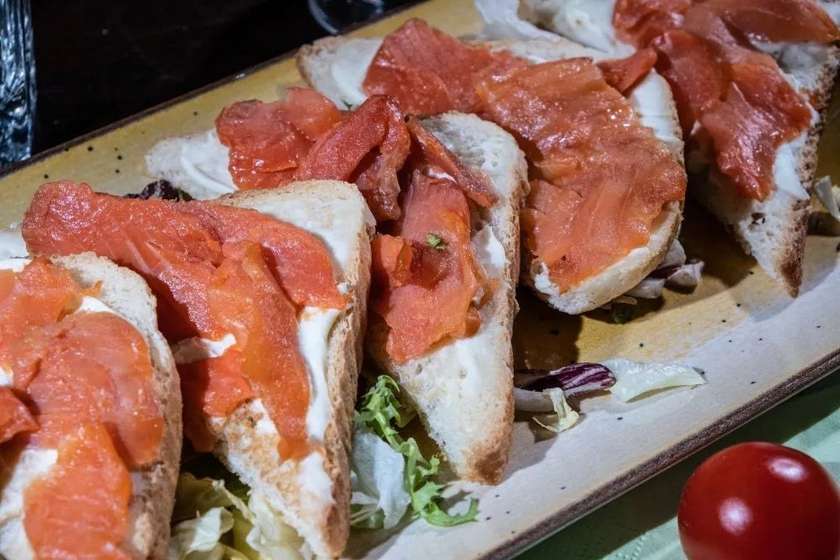 Bruschete cu somon afumat