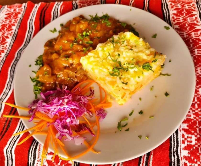 Mushroom stew with rice and vegetables