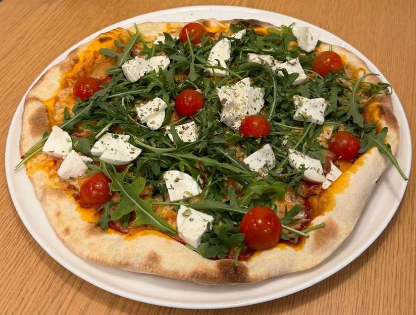 Pizza de Queijo Fresco & Rúcula