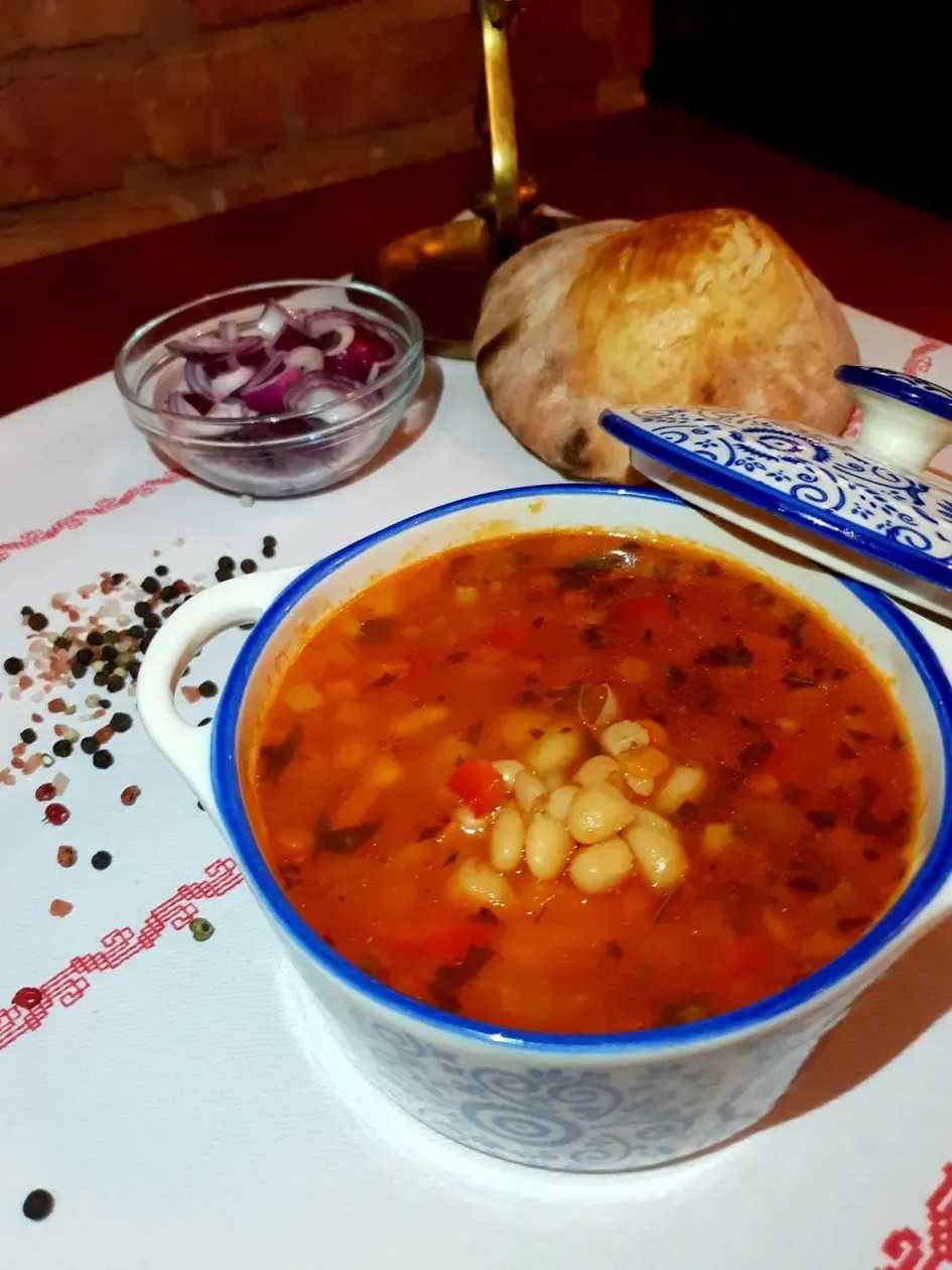 Bean soup with pork knuckle