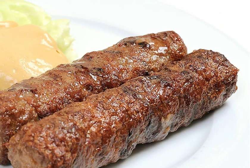 Grilled giant minced meat rolls
