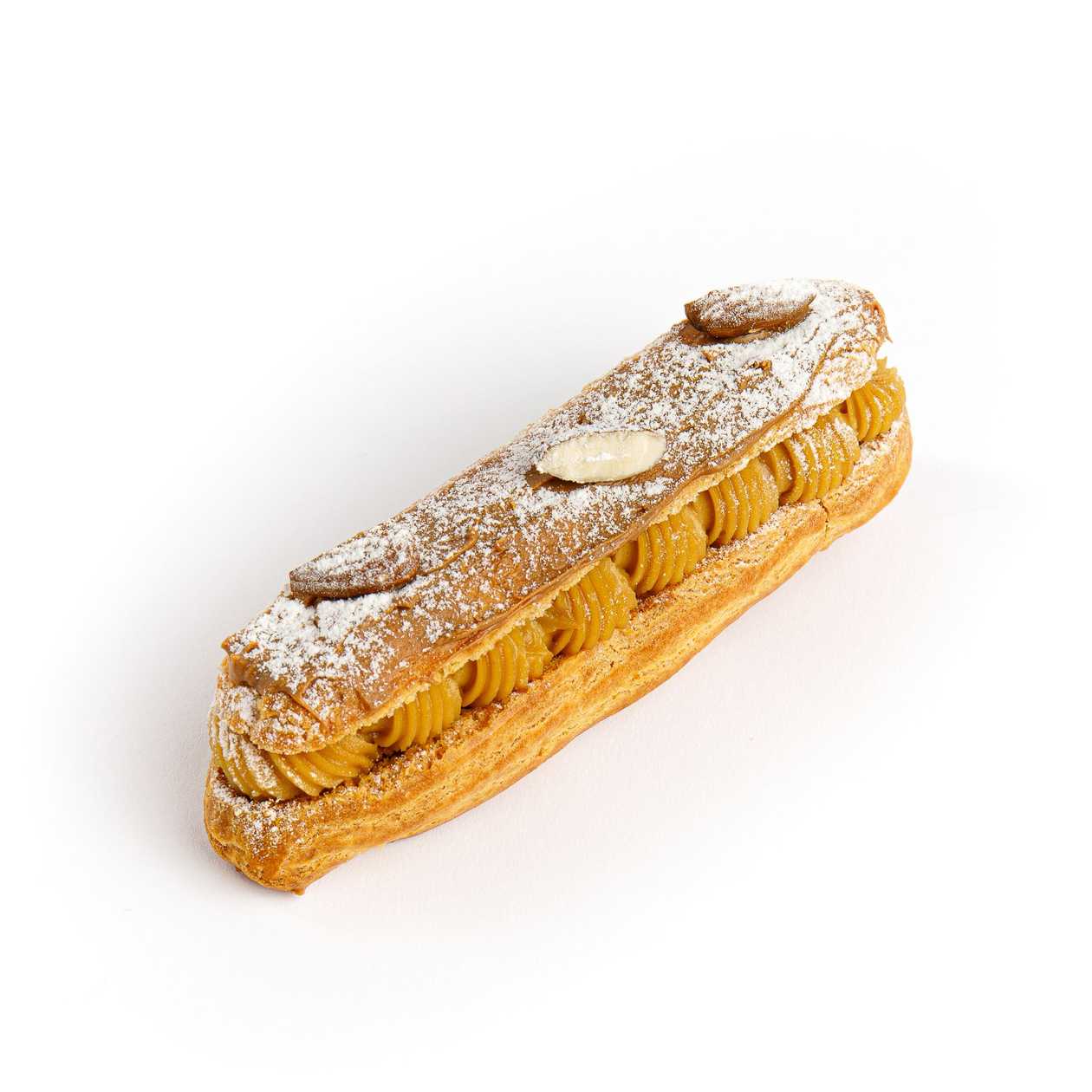 Eclair with pralines