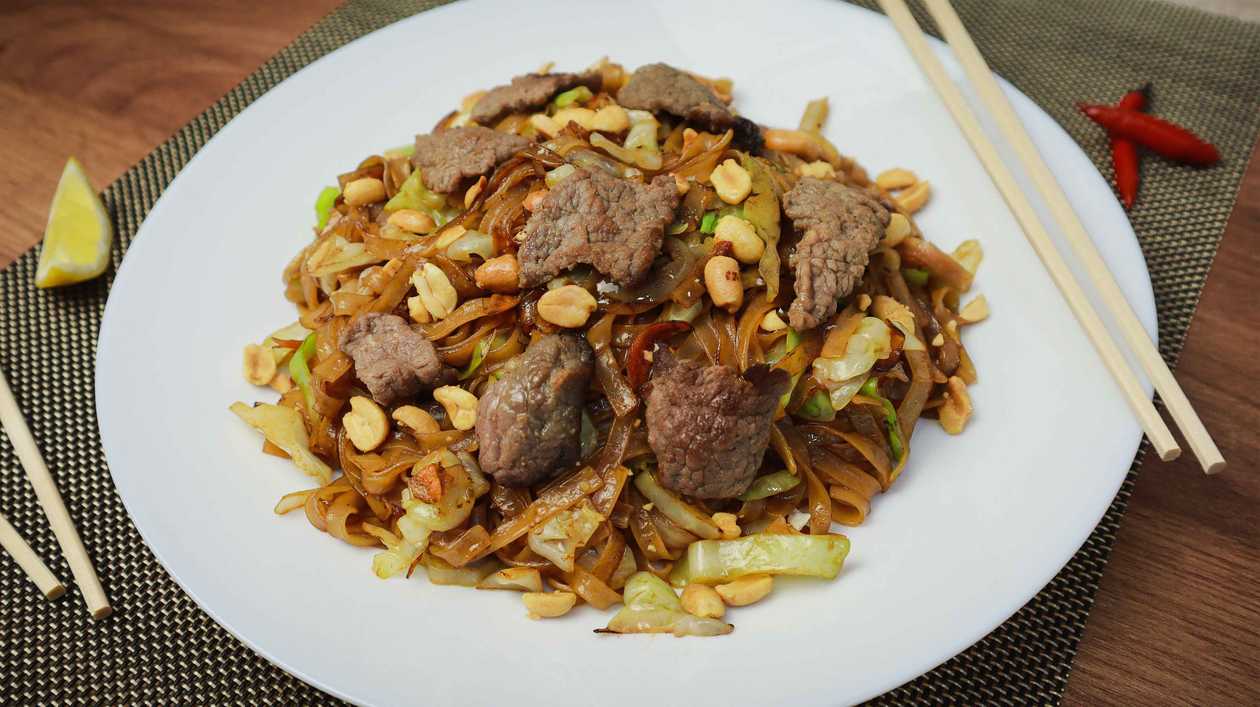 Beef pad thai