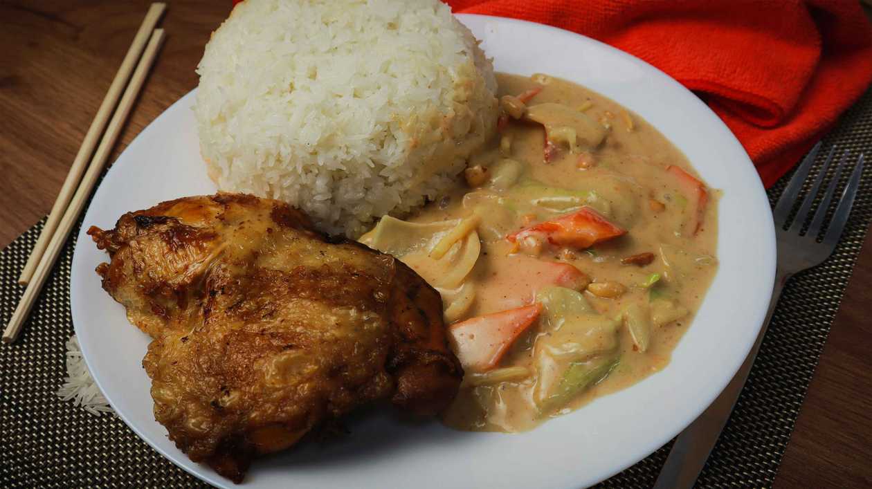 Chicken drumstick with peanut sauce