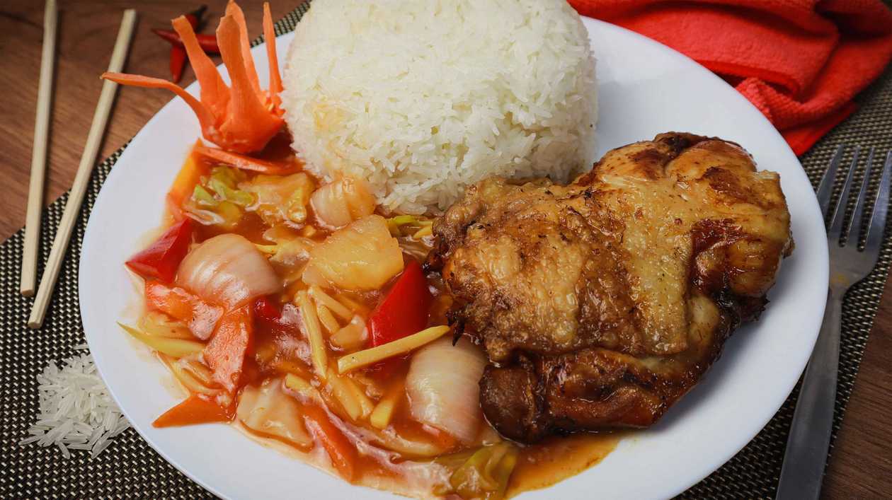 Chicken drumstick with sweet and sour sauce