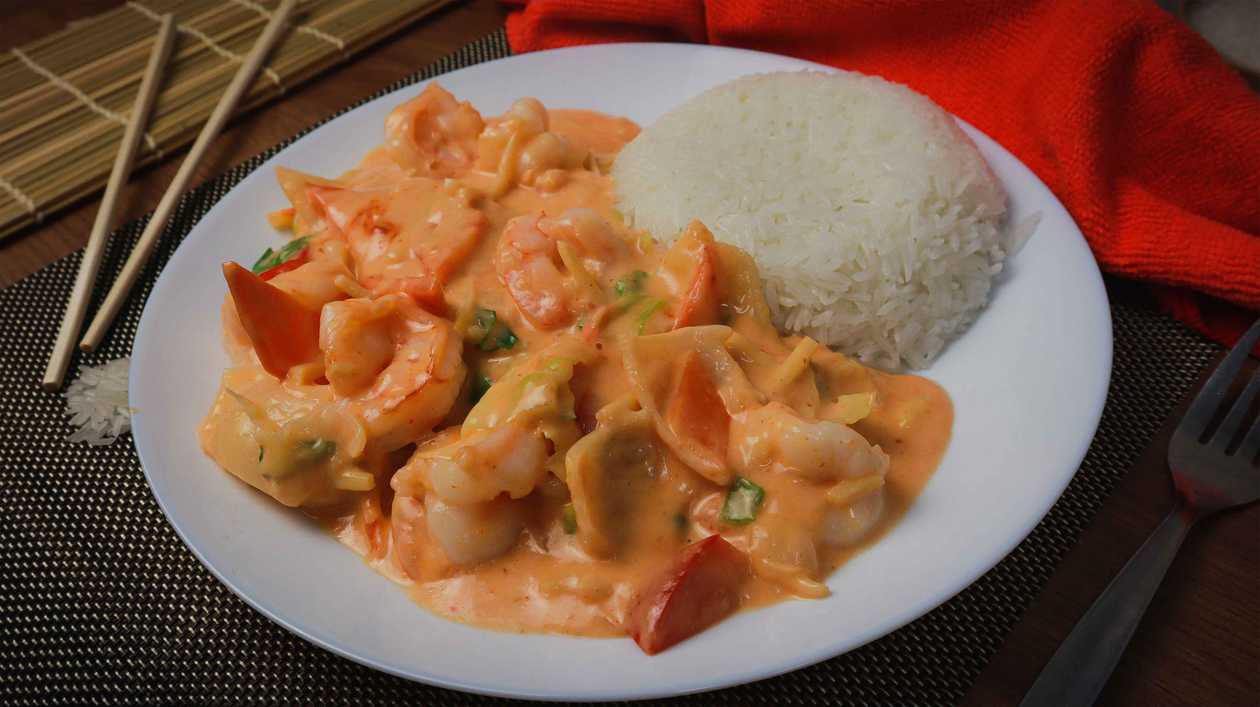 Shrimp with curry sauce
