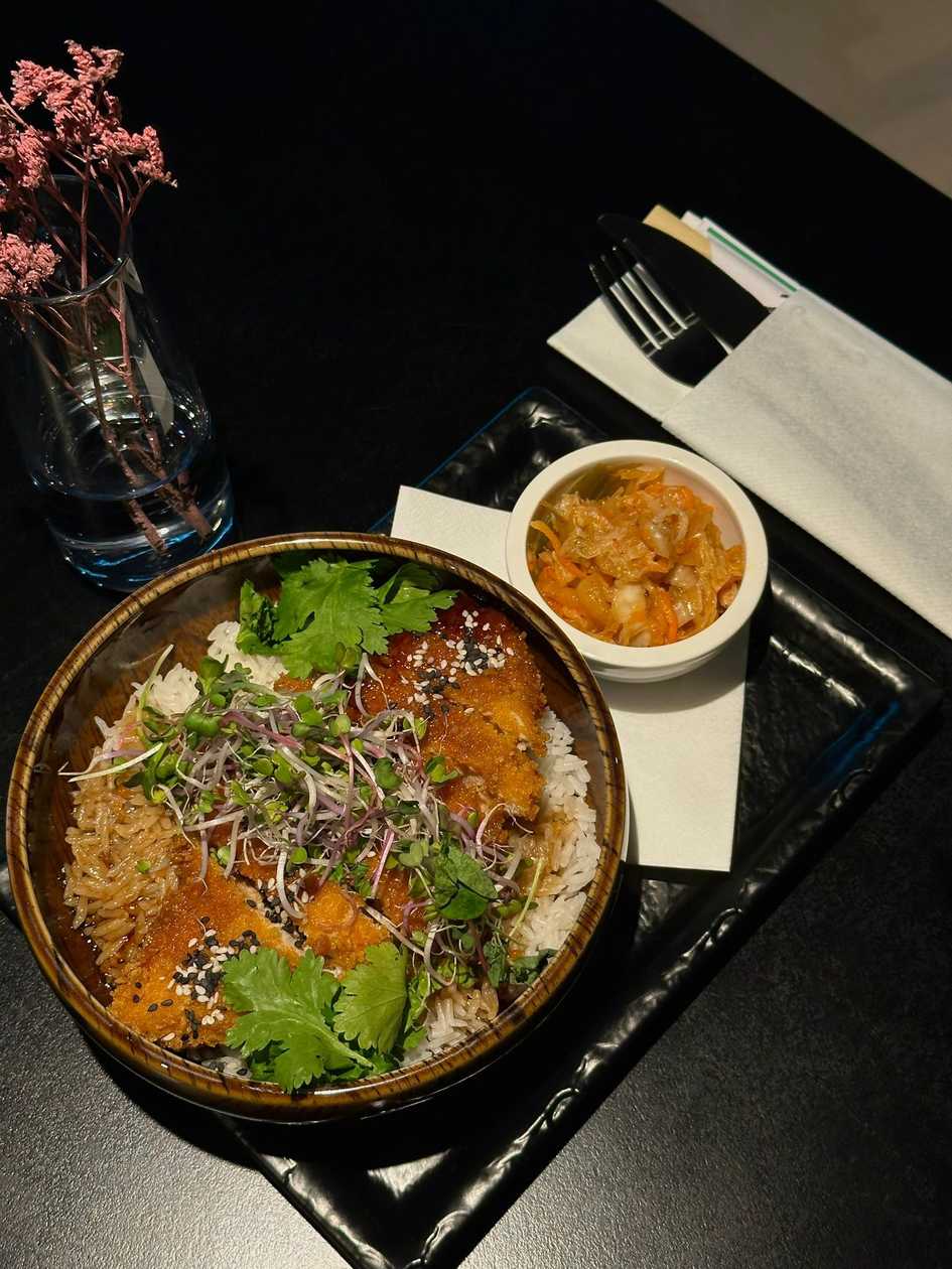 Chrumkavé kura na teriyaki omáčke