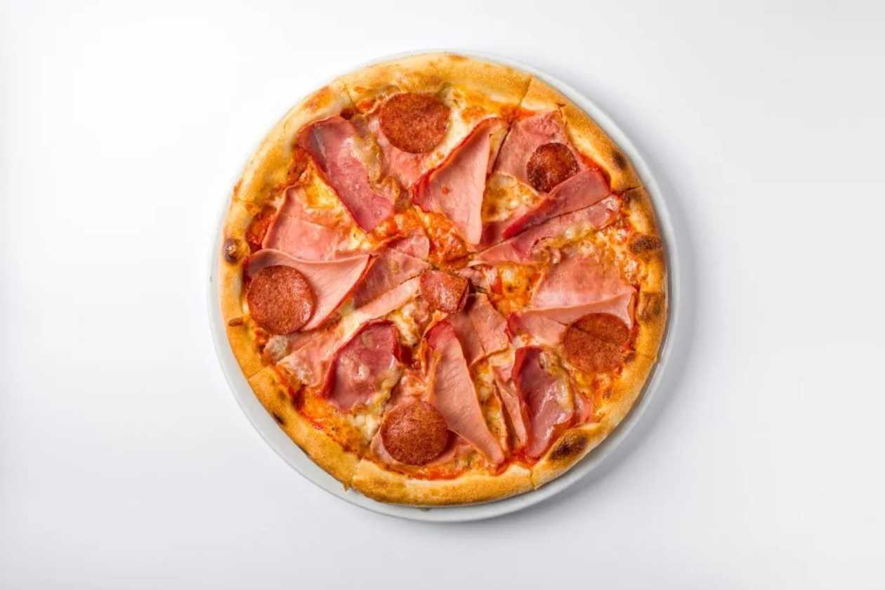 Pizza quattro carni