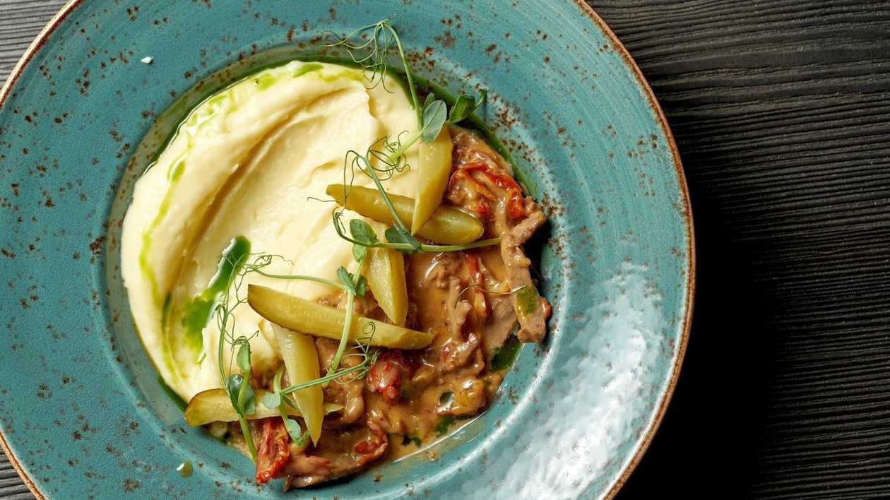 Kurzeme Stroganoff with Soup or Dessert