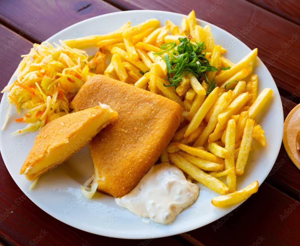 Fried cheese (45%), fries, homemade tartar sauce