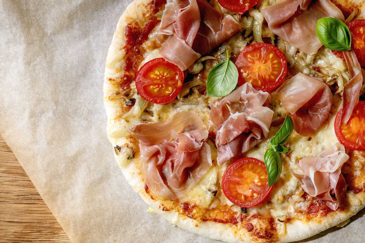 Tuna Pizza (Medium 13 inches)