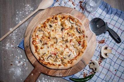 Pizza cu pui 32cm