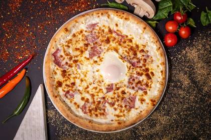 Pizza carbonara
