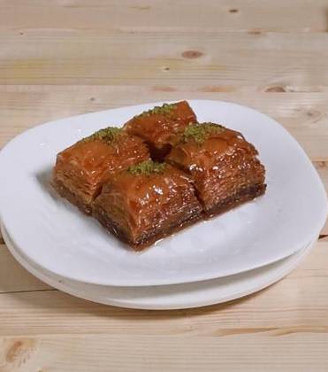 Baklava cu nuca