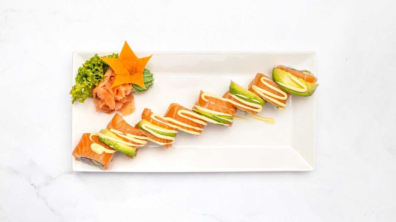 Uramaki Salmon roll 8ks